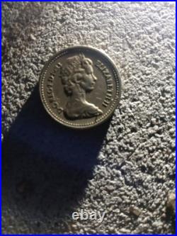 Error Coin 1983 Queen Elizabeth 1 Pound Gold Sovereign Coin